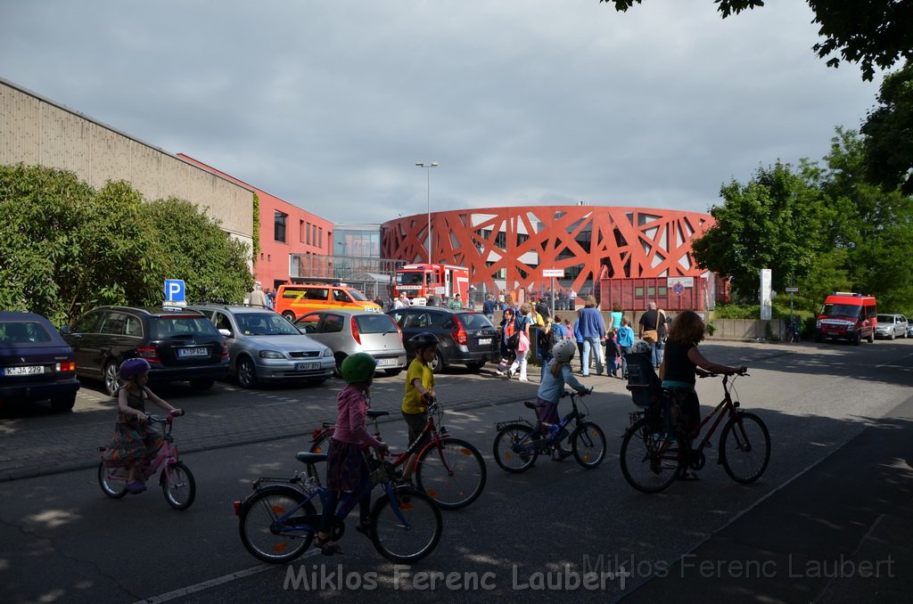 Tag der Offenen Tuer BF Koeln Weidenpesch Scheibenstr P002.JPG